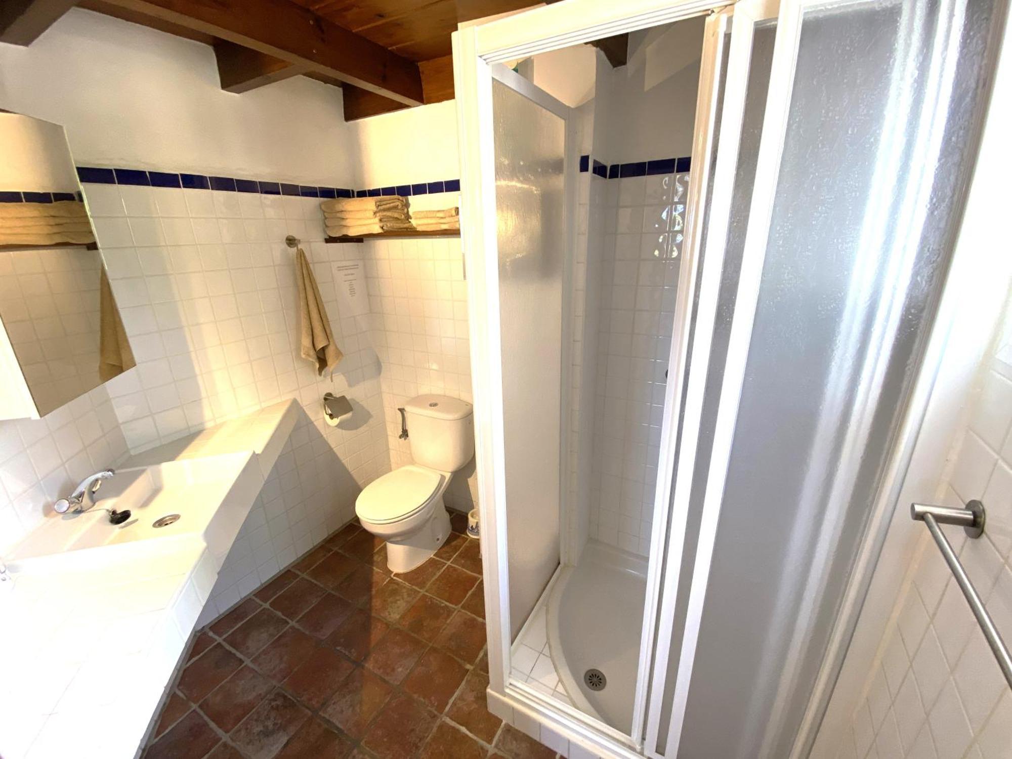 Castle Tower Apartment In Rural Holiday Park 'Bernard' Tolox Bagian luar foto