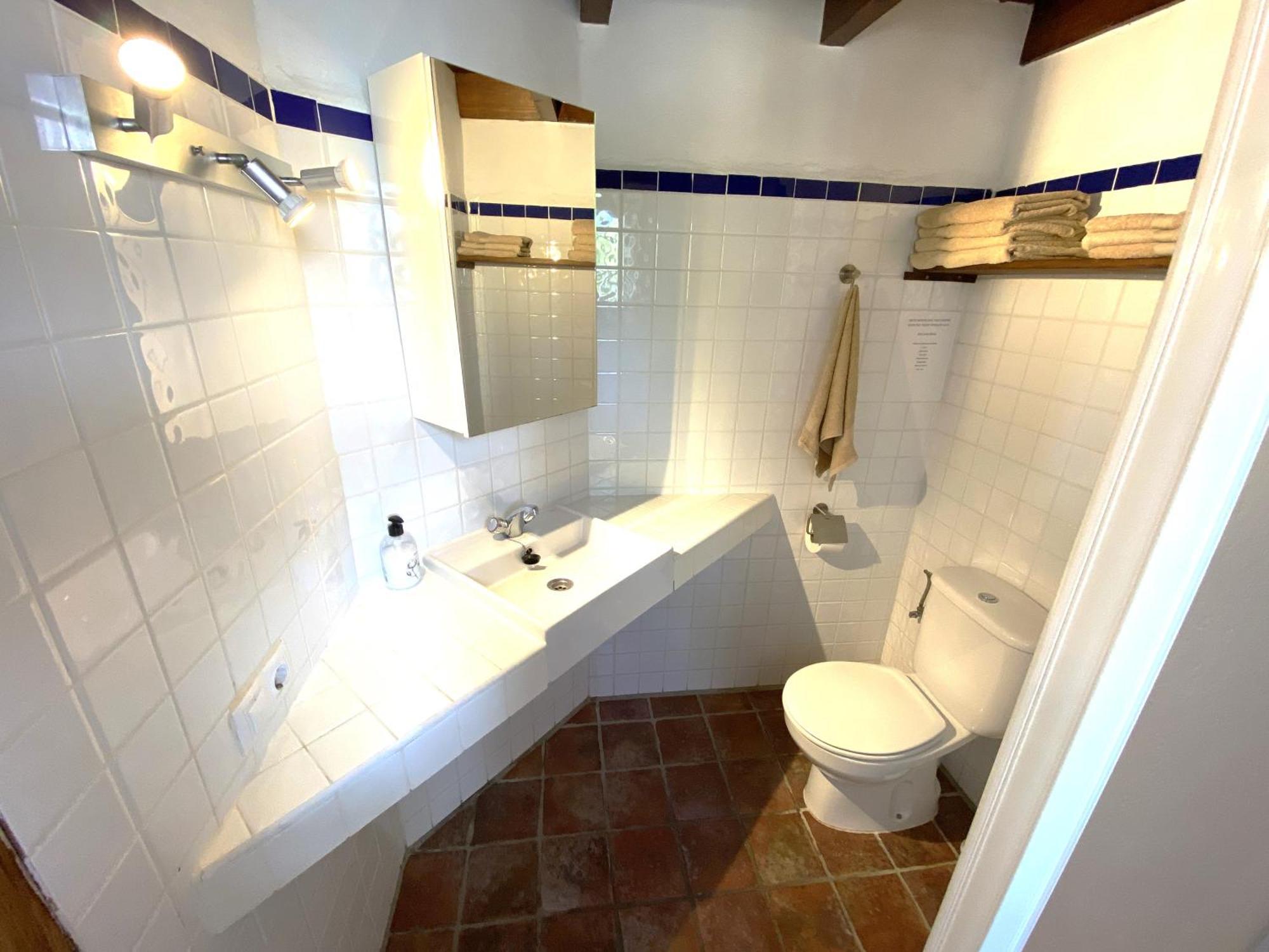 Castle Tower Apartment In Rural Holiday Park 'Bernard' Tolox Bagian luar foto