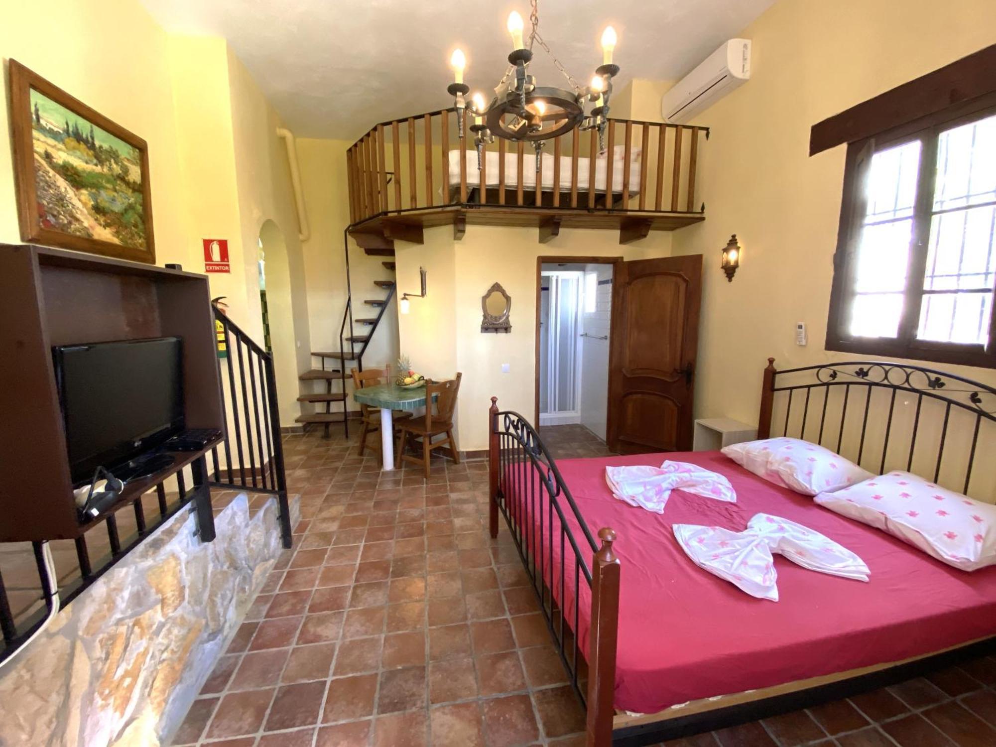 Castle Tower Apartment In Rural Holiday Park 'Bernard' Tolox Bagian luar foto