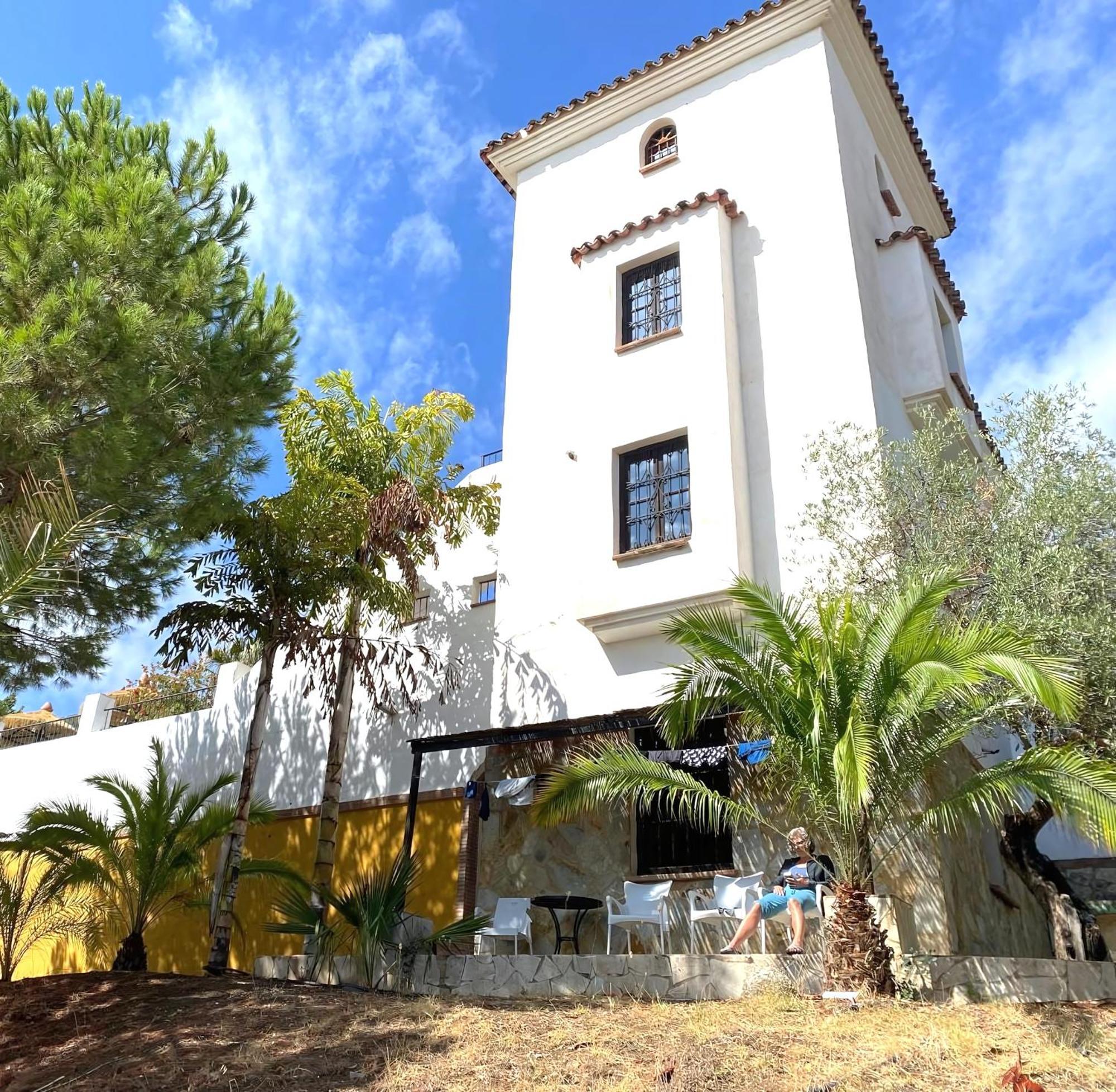 Castle Tower Apartment In Rural Holiday Park 'Bernard' Tolox Bagian luar foto